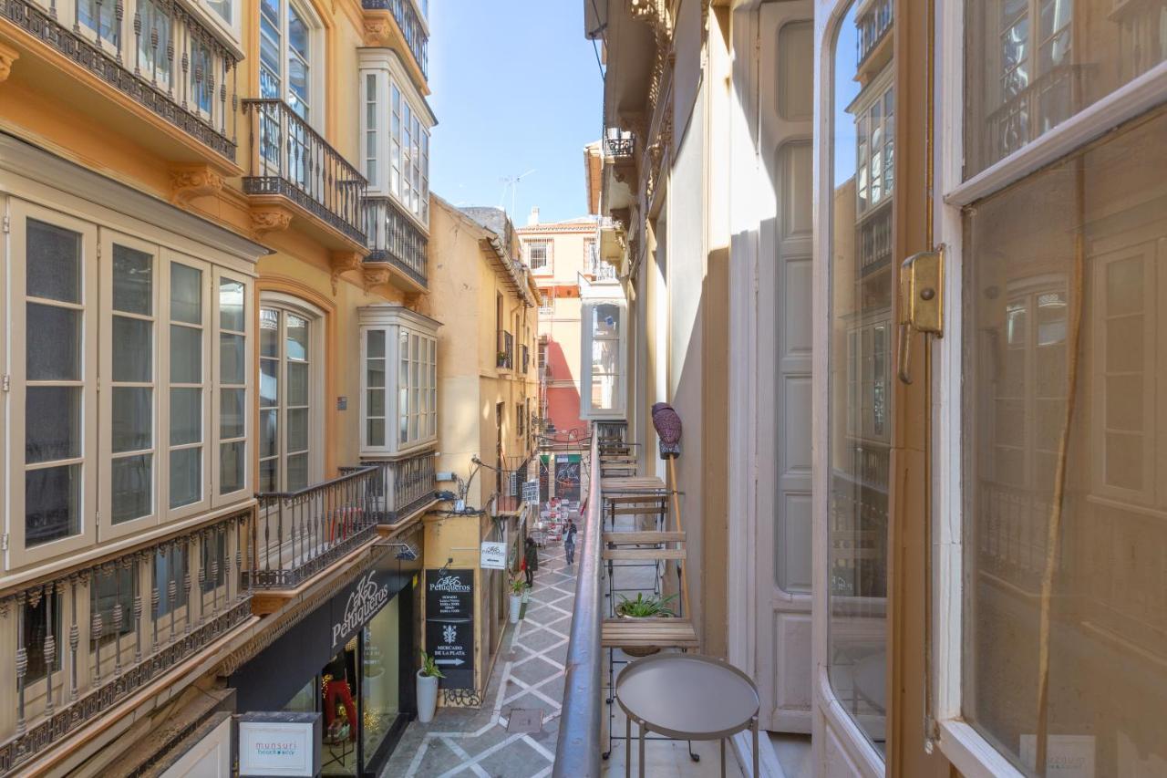 Apartamento Puerta De Larios: Three-bedroom With Balconies And Patio Málaga